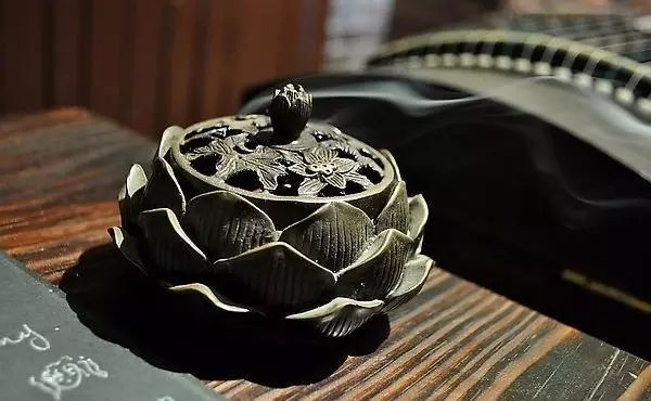 古琴的弦數(shù)_古琴弦1234567_古琴?gòu)囊坏狡咔傧翼樞蛟趺磾?shù)