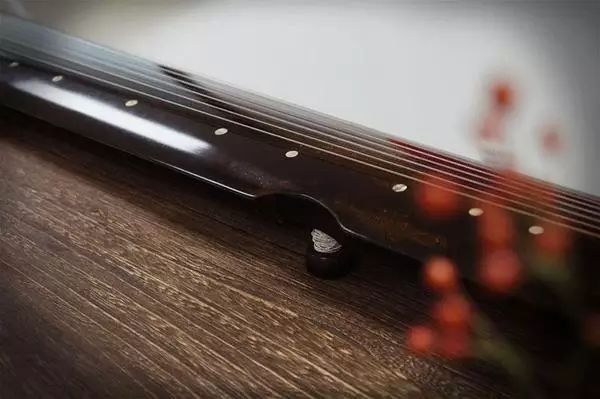 古琴的弦數(shù)_古琴弦1234567_古琴?gòu)囊坏狡咔傧翼樞蛟趺磾?shù)