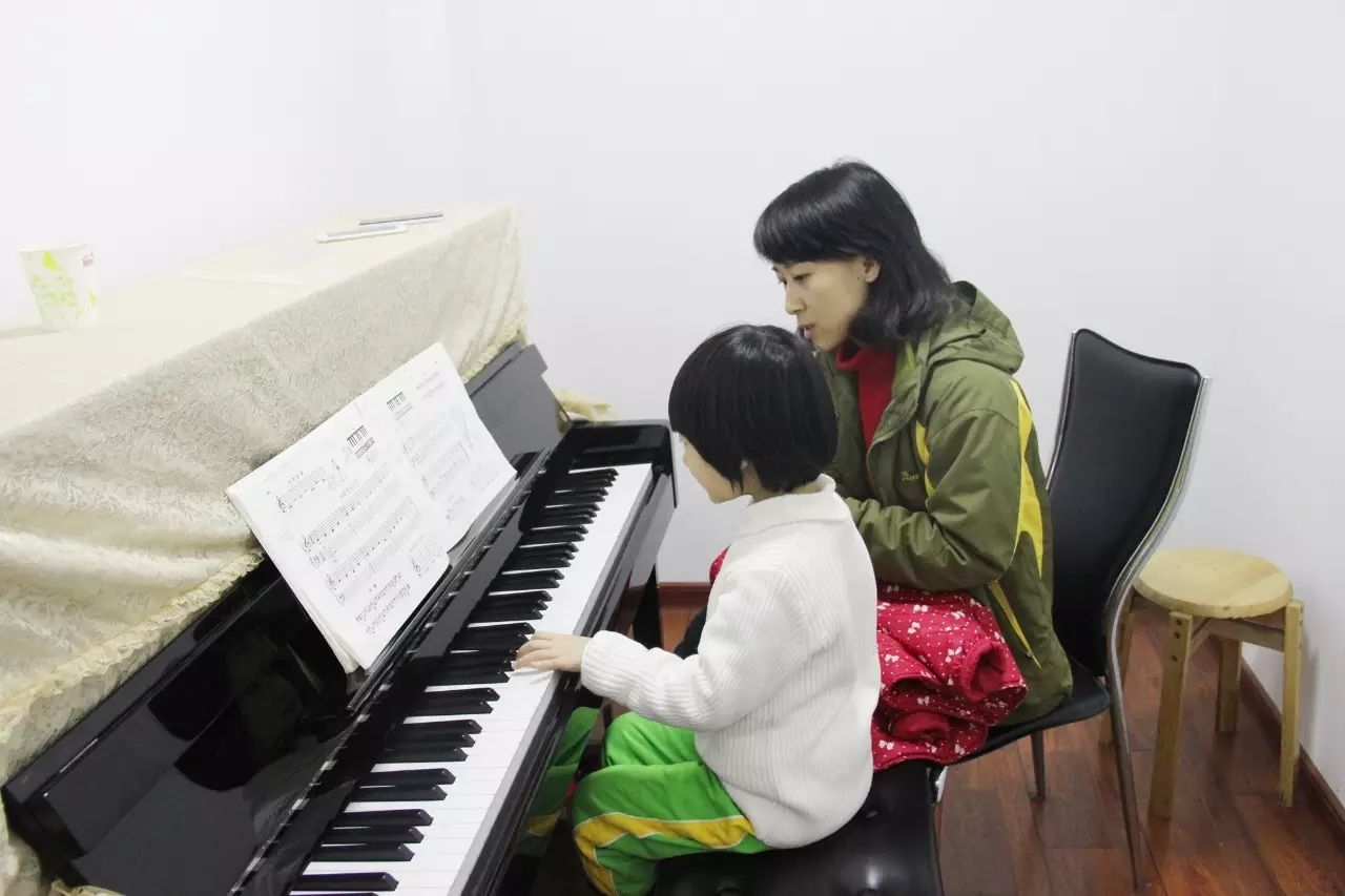 鋼琴古箏_鋼琴古箏氣質(zhì)有哪些_古箏和鋼琴哪個(gè)有氣質(zhì)