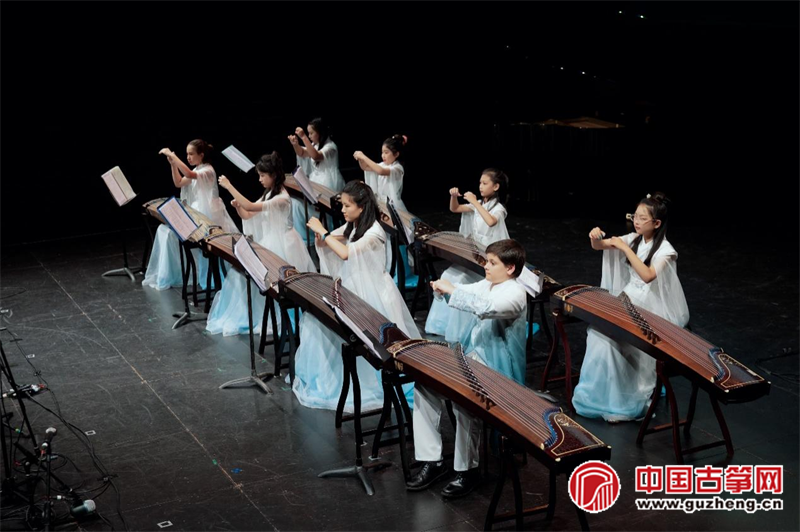 古箏男兒當自強曲譜_演奏自強古箏男兒教學視頻_古箏演奏男兒當自強教學